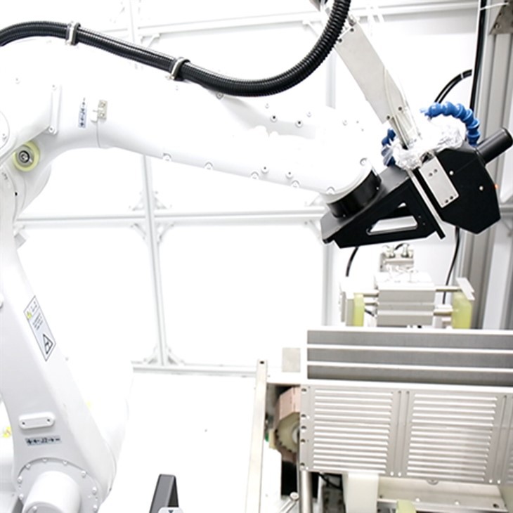 Equipo automático de limpieza láser para moldes de metal